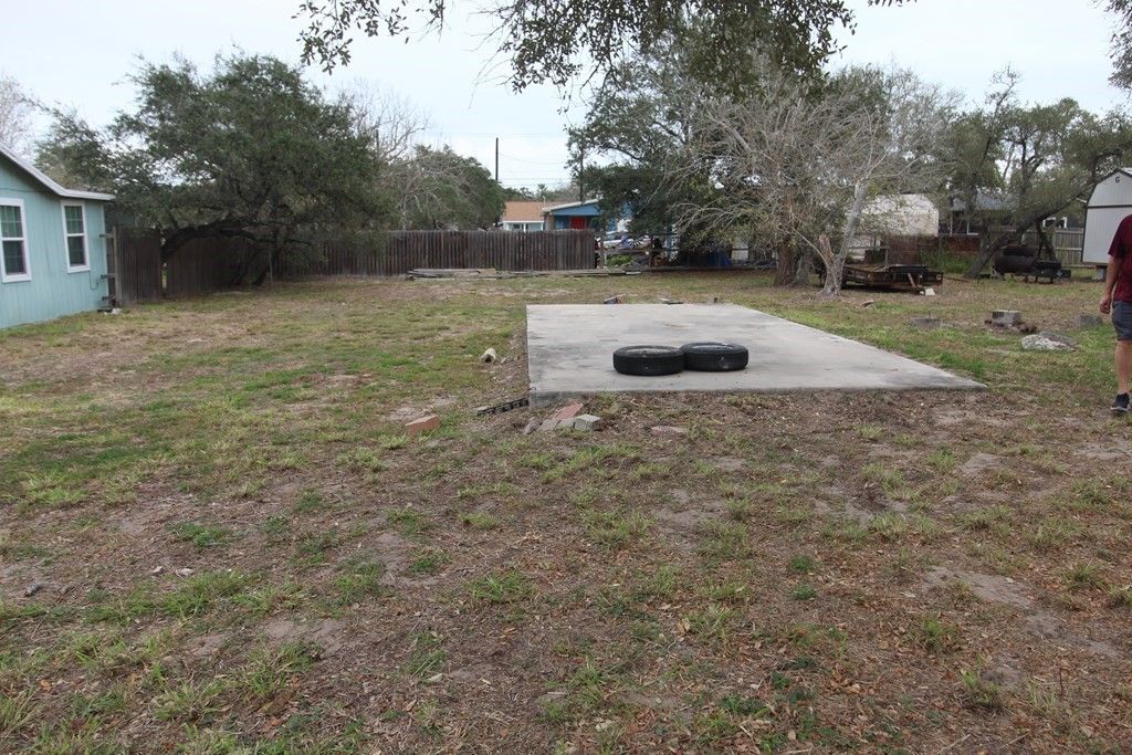 814 & 818 N Ann, Rockport, TX 78382 — photo 3