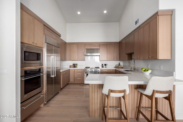 7452 E BERYL Avenue, Scottsdale, AZ 85258