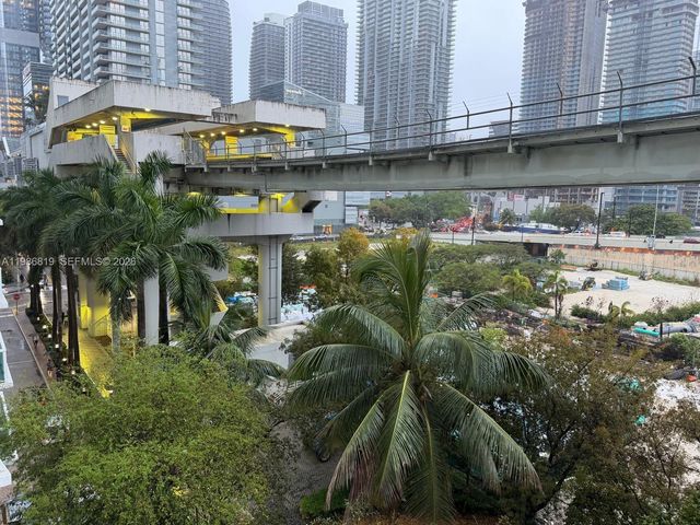 31 SE 5th St 605, Miami, FL 33131