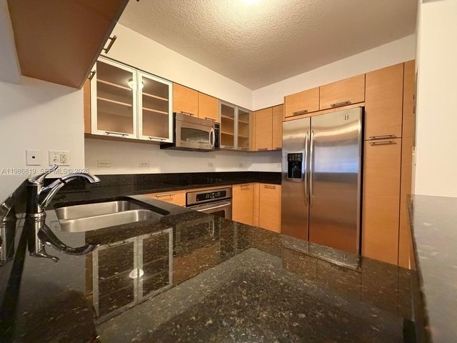 31 SE 5th St 605, Miami, FL 33131