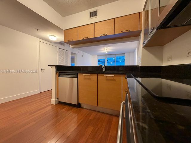 31 SE 5th St 605, Miami, FL 33131