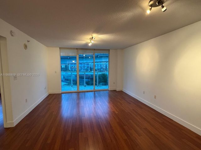 31 SE 5th St 605, Miami, FL 33131