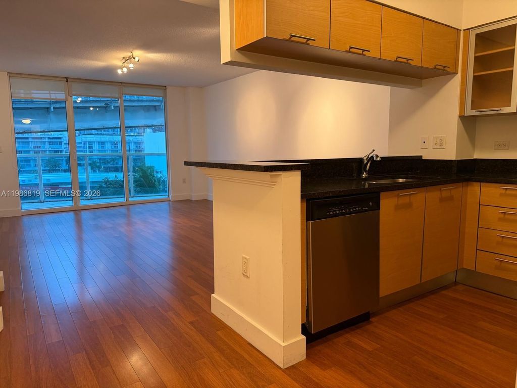 31 SE 5th St 605, Miami, FL 33131