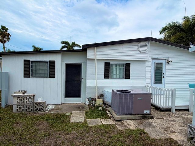 5205 5TH STREET E, Bradenton, FL 34203