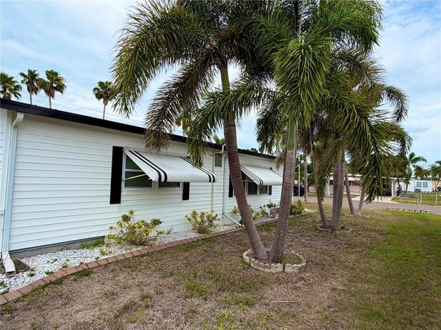 5205 5TH STREET E, Bradenton, FL 34203