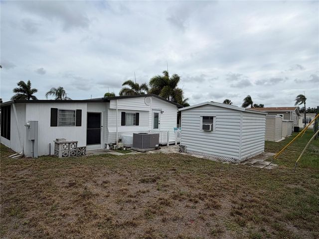 5205 5TH STREET E, Bradenton, FL 34203