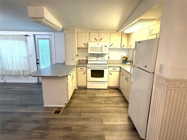 5205 5TH STREET E, Bradenton, FL 34203