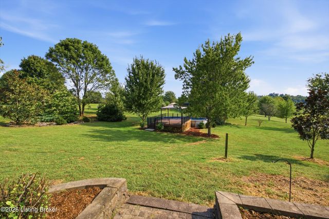 4620 Grand Dell Dr, Crestwood, KY 40014