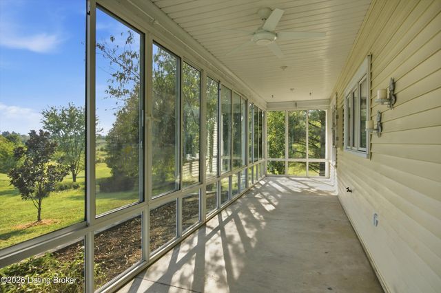 4620 Grand Dell Dr, Crestwood, KY 40014