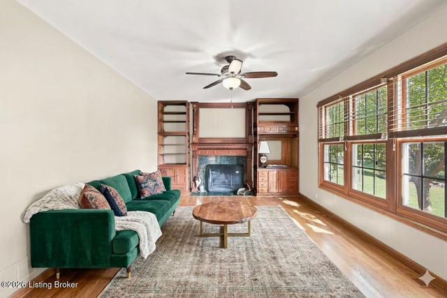 4620 Grand Dell Dr, Crestwood, KY 40014