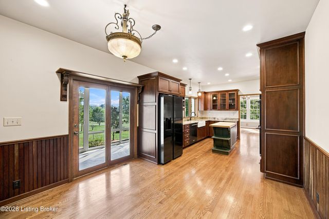4620 Grand Dell Dr, Crestwood, KY 40014