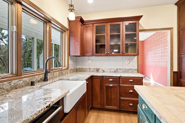 4620 Grand Dell Dr, Crestwood, KY 40014