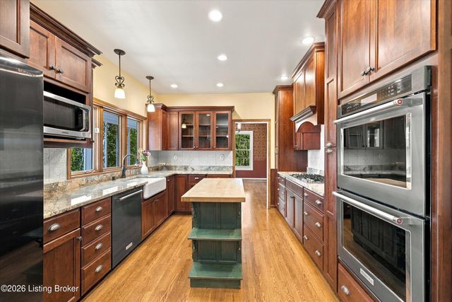 4620 Grand Dell Dr, Crestwood, KY 40014