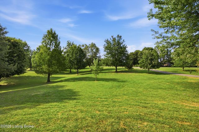 4620 Grand Dell Dr, Crestwood, KY 40014