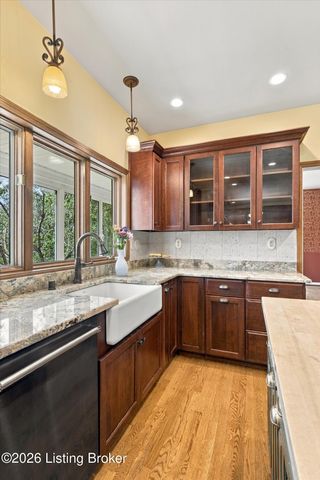 4620 Grand Dell Dr, Crestwood, KY 40014