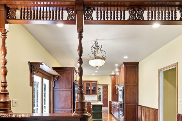 4620 Grand Dell Dr, Crestwood, KY 40014