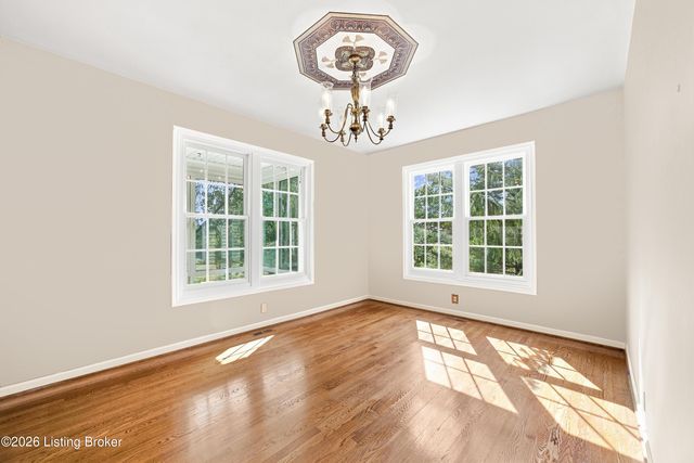 4620 Grand Dell Dr, Crestwood, KY 40014