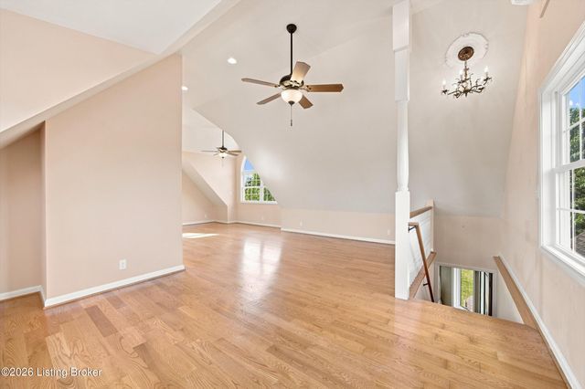 4620 Grand Dell Dr, Crestwood, KY 40014