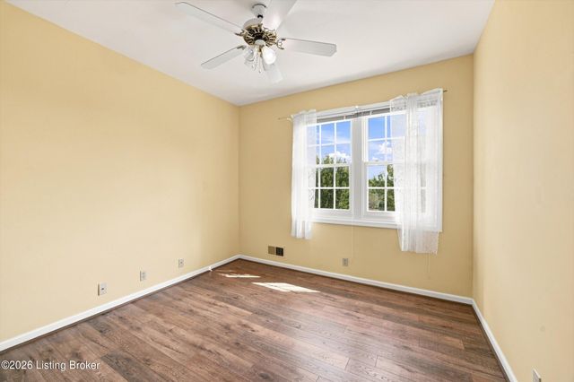 4620 Grand Dell Dr, Crestwood, KY 40014