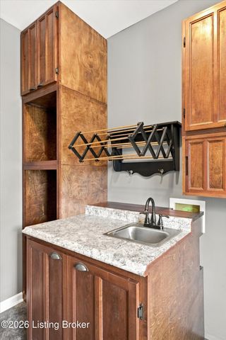 4620 Grand Dell Dr, Crestwood, KY 40014