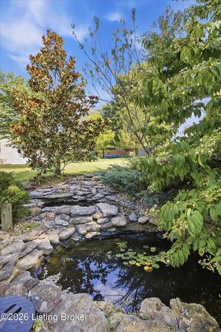 4620 Grand Dell Dr, Crestwood, KY 40014