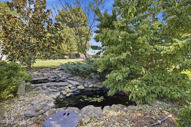 4620 Grand Dell Dr, Crestwood, KY 40014