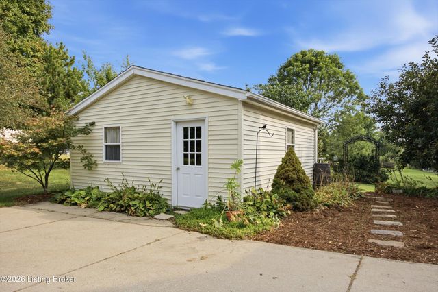 4620 Grand Dell Dr, Crestwood, KY 40014