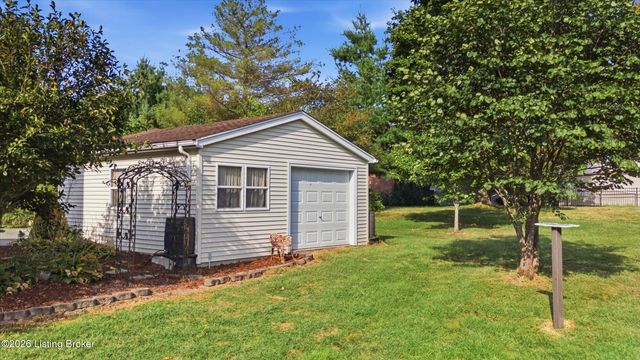 4620 Grand Dell Dr, Crestwood, KY 40014