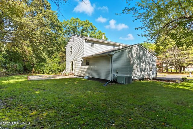 9 Bell Court, Howell, NJ 07731