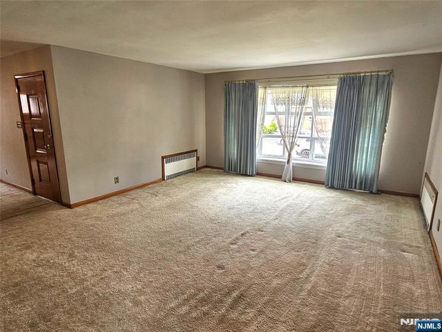 734 Lake Avenue, Lyndhurst, NJ 07071