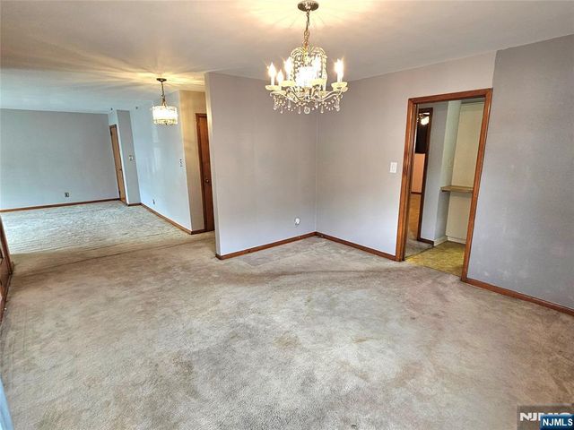 734 Lake Avenue, Lyndhurst, NJ 07071