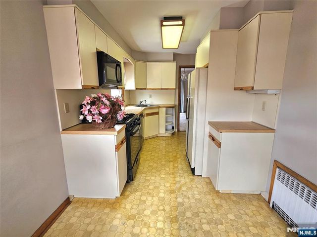 734 Lake Avenue, Lyndhurst, NJ 07071