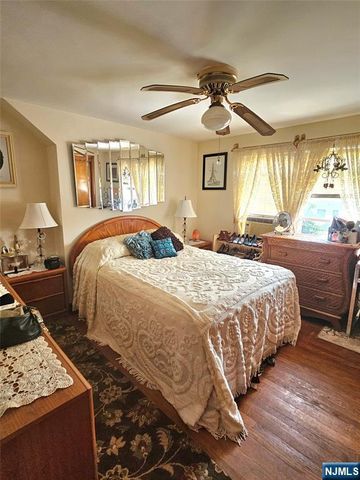 734 Lake Avenue, Lyndhurst, NJ 07071