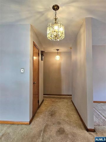 734 Lake Avenue, Lyndhurst, NJ 07071