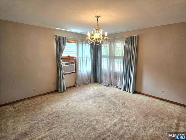 734 Lake Avenue, Lyndhurst, NJ 07071