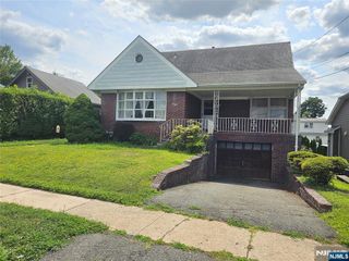 734 Lake Avenue, Lyndhurst, NJ 07071