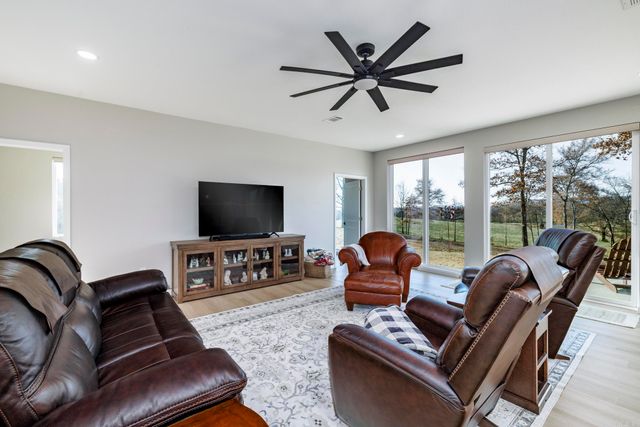 279 Eagles Ln Lane, Bismarck, AR 71929