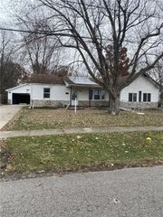 3211 Kneirim Drive, Lorain, OH 44053