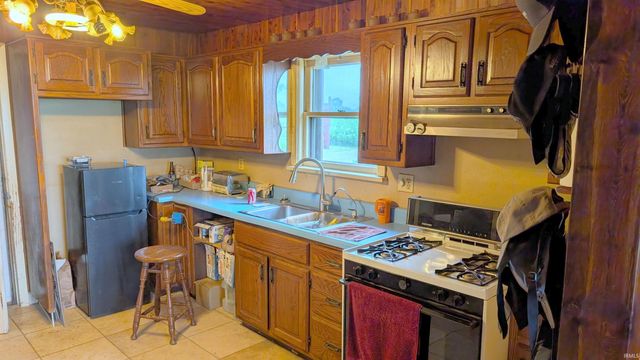 1637 W US 224, Uniondale, IN 46791