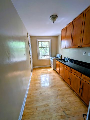 6703 N Greenview Avenue 3C, Chicago, IL 60626