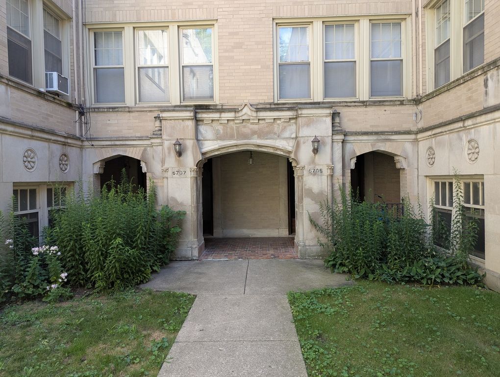 6703 N Greenview Avenue 3C, Chicago, IL 60626