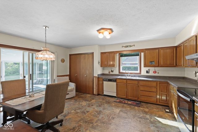 7049 E Old State Road 144, Mooresville, IN 46158