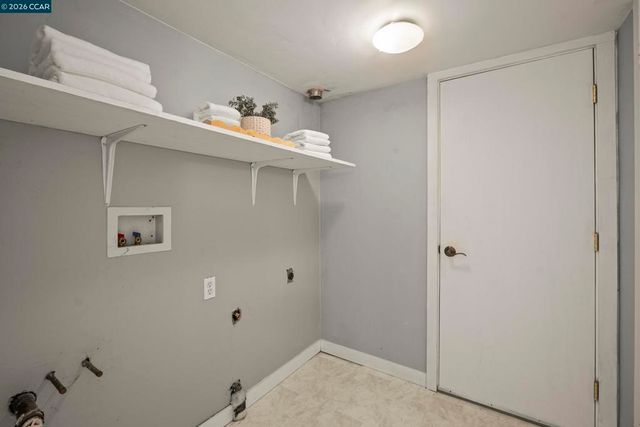 7 Las Mesas Path, Orinda, CA 94563