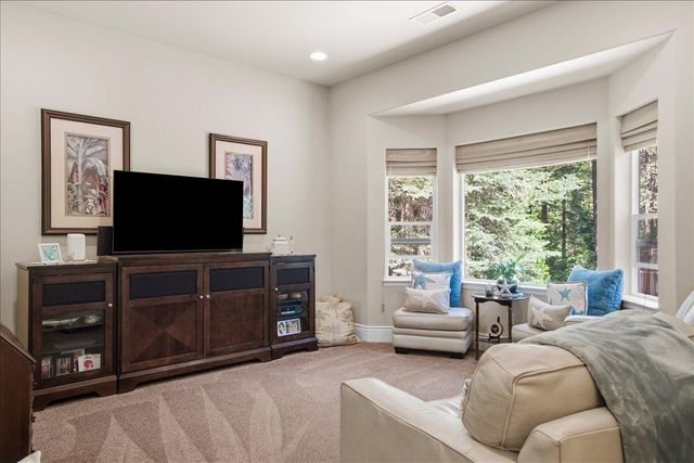 3086 Ridgecrest Way, Pollock Pines, CA 95726
