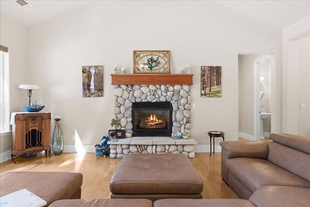 3086 Ridgecrest Way, Pollock Pines, CA 95726