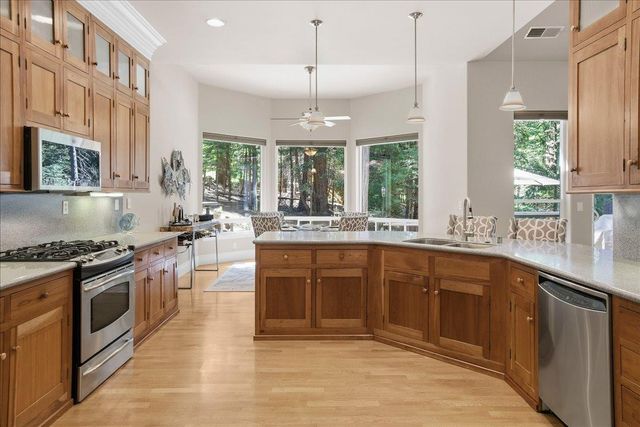 3086 Ridgecrest Way, Pollock Pines, CA 95726