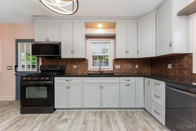 128 S East Street, Bethel, OH 45106