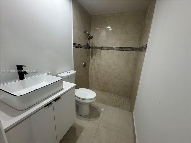 17340 NW 63rd Ave, Hialeah, FL 33015