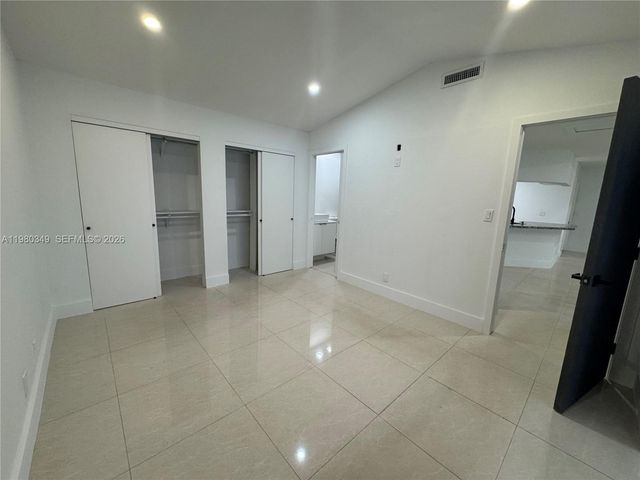 17340 NW 63rd Ave, Hialeah, FL 33015