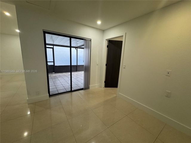 17340 NW 63rd Ave, Hialeah, FL 33015